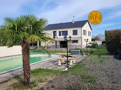 Maison, 240 m²