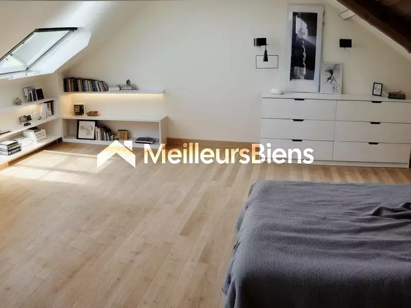 Maison, 275 m²