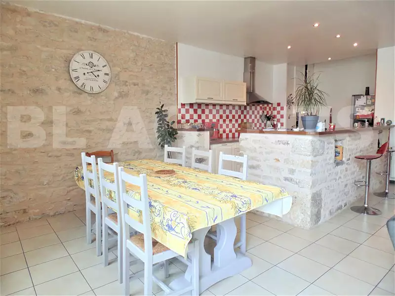 Maison, 240 m²