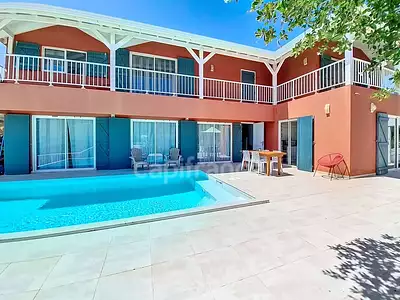 Maison, 196 m²