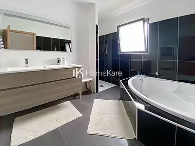Maison, 165 m²