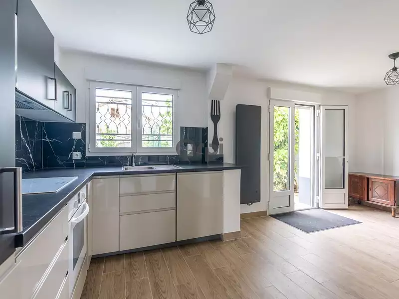 Maison, 253 m²