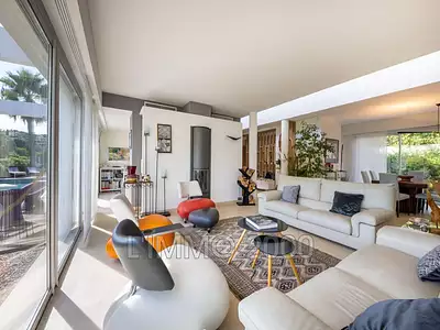 Maison, 306 m²