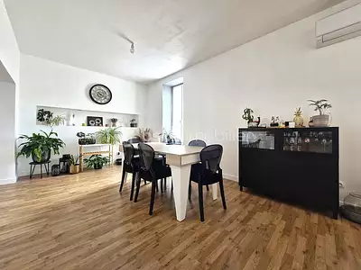 Immeuble, 303 m²