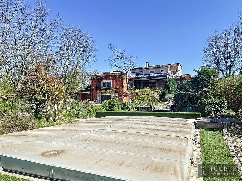 Maison, 240 m²