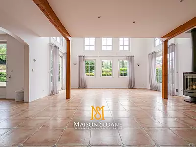 Maison, 243 m²