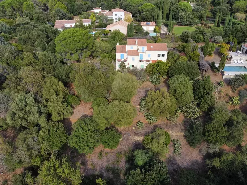 Terrain, 885 m²