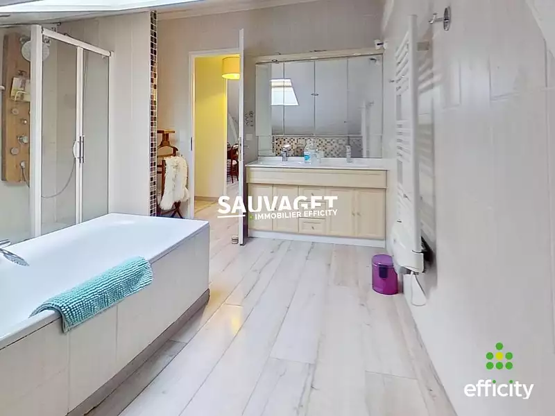 Maison, 400 m²