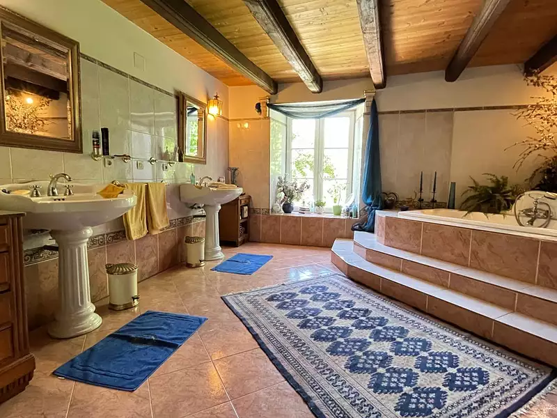 Maison, 645 m²