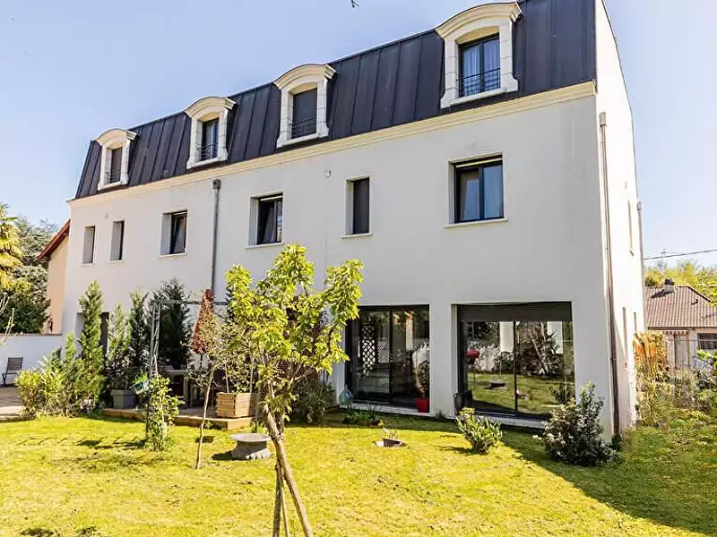 Maison, 330 m²