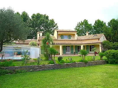 Maison, 235 m²