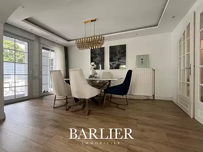 Maison, 211 m²