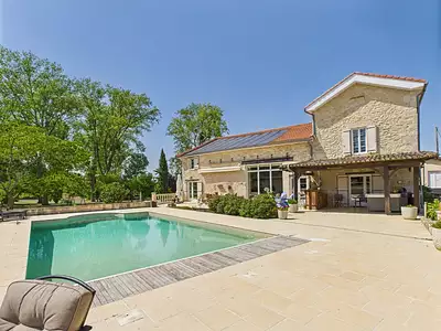 Maison, 375 m²