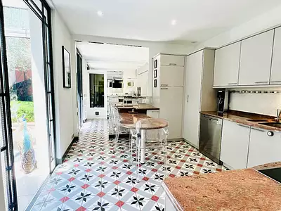 Maison, 275 m²