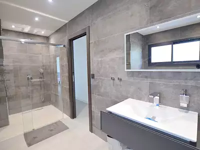 Maison, 235 m²