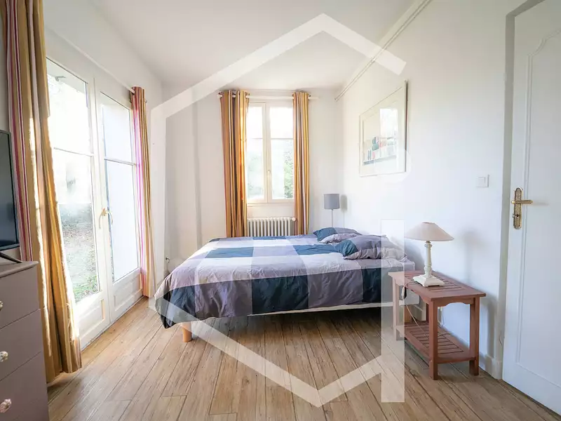 Maison, 240 m²
