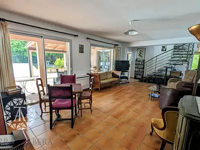 Maison, 225 m²