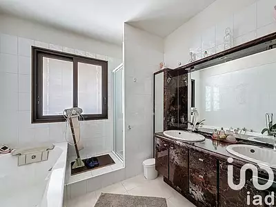 Maison, 227 m²