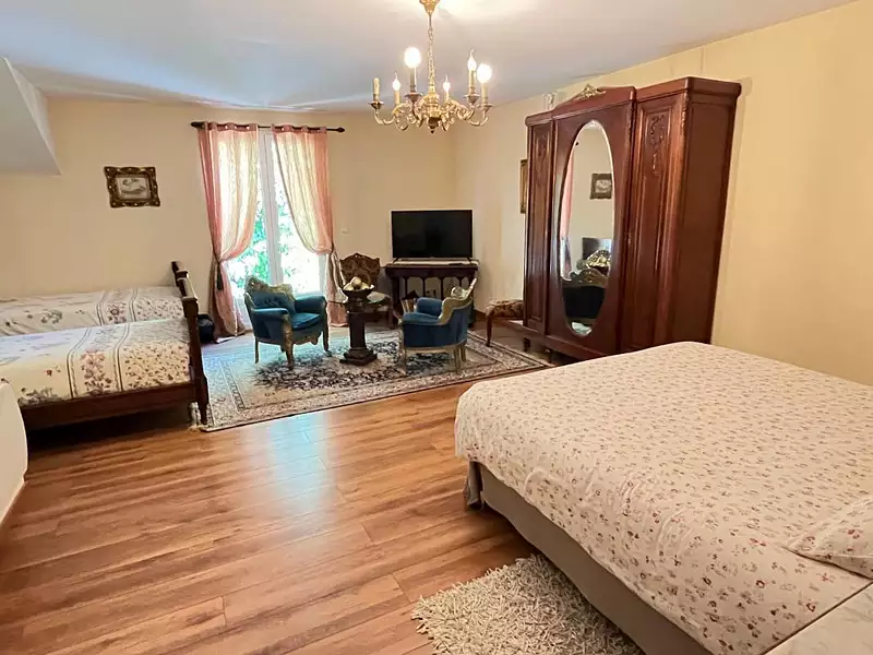 Maison, 645 m²