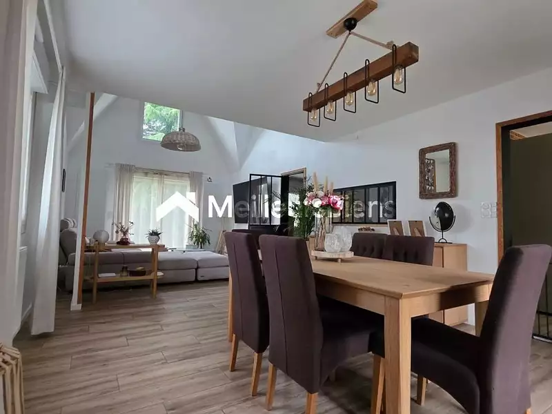 Maison, 203 m²