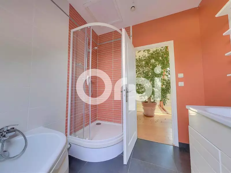 Maison, 200 m²
