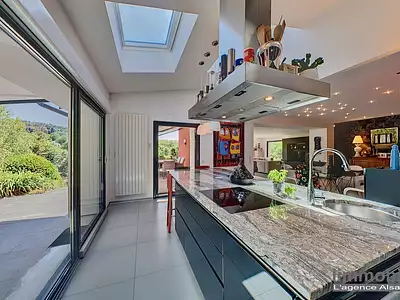 Maison, 270 m²
