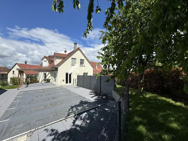 Maison, 166 m²