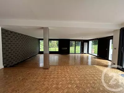 Maison, 317,9 m²
