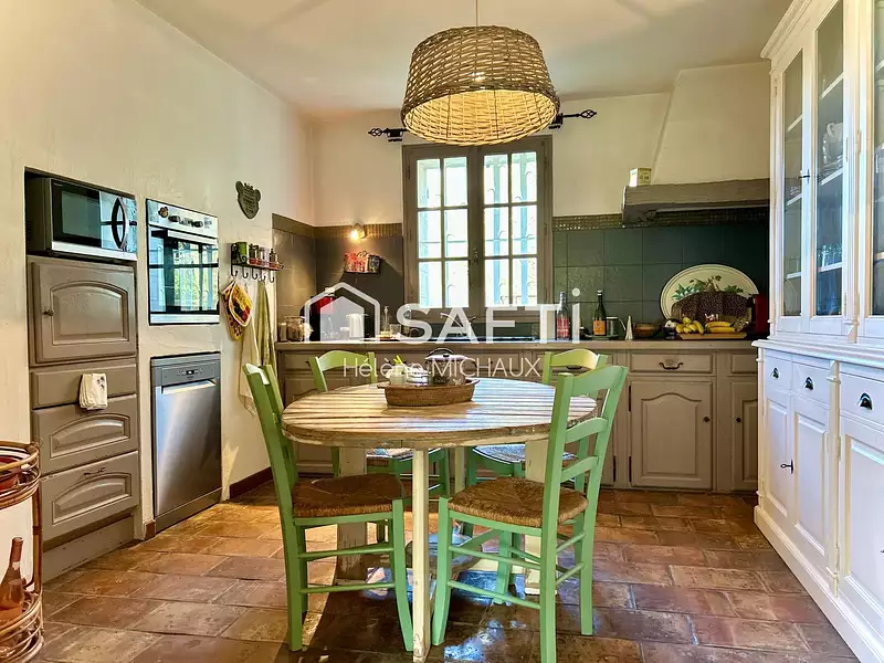 Maison, 632 m²