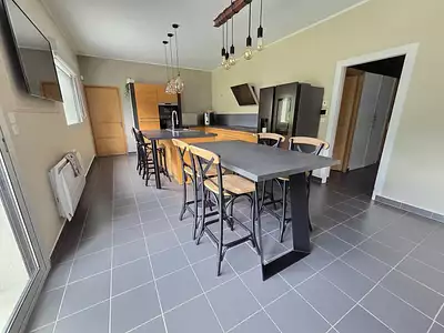 Maison, 196 m²