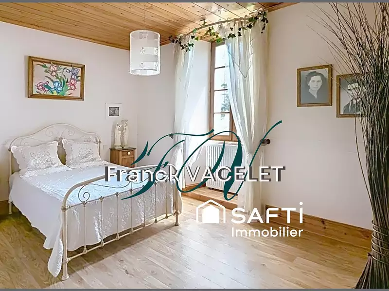 Maison, 260 m²