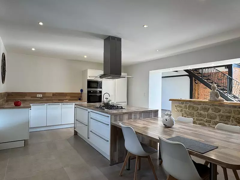 Maison, 275 m²