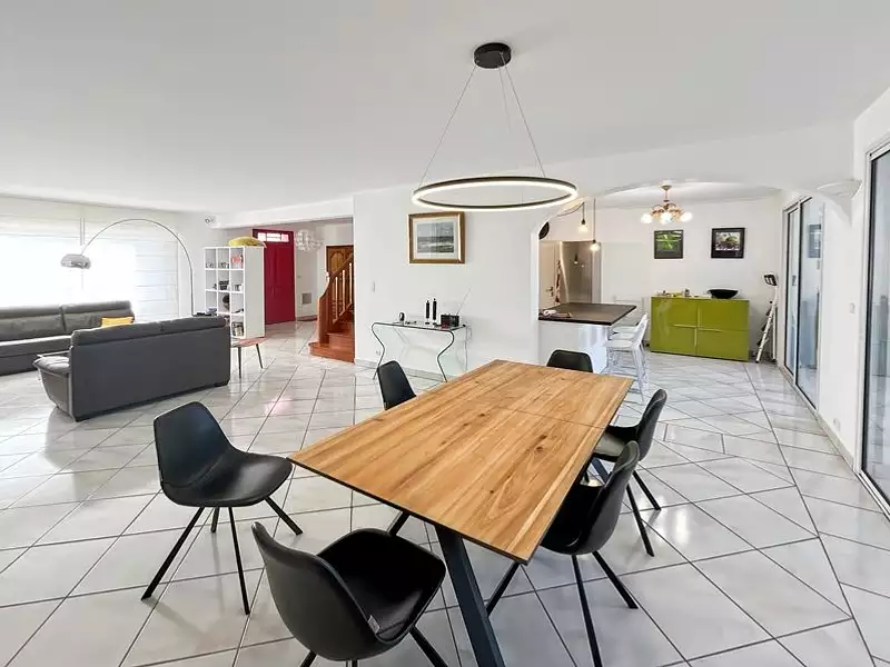 Maison, 205 m²
