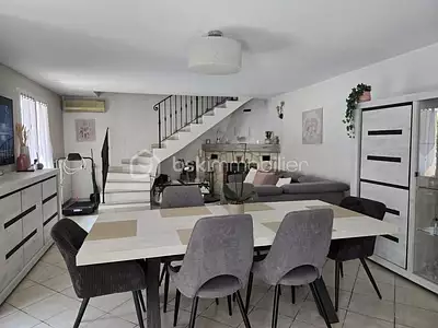 Maison, 300 m²