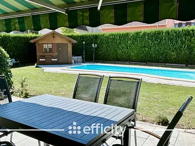 Maison, 216 m²