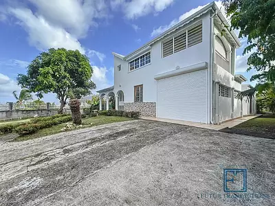 Maison, 232,86 m²