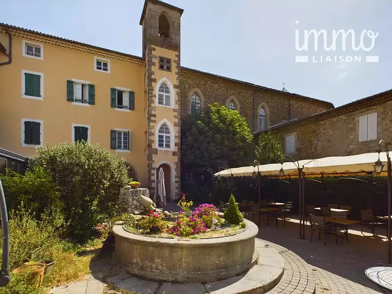 Maison, 1 413 m²
