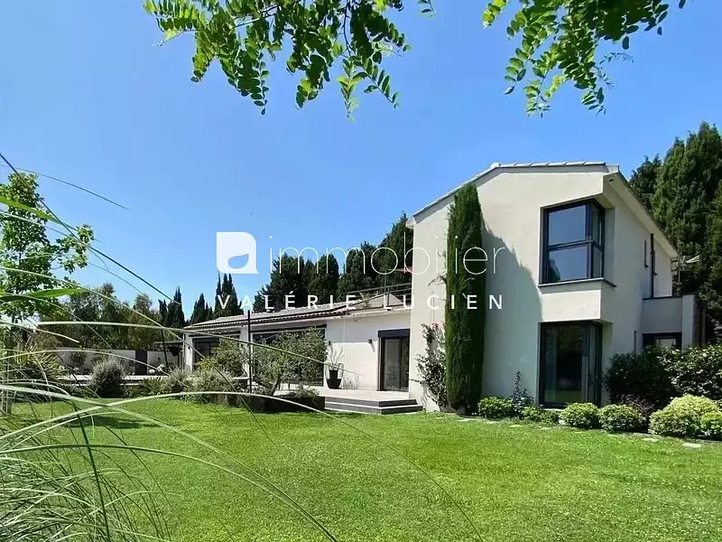 Maison, 260 m²