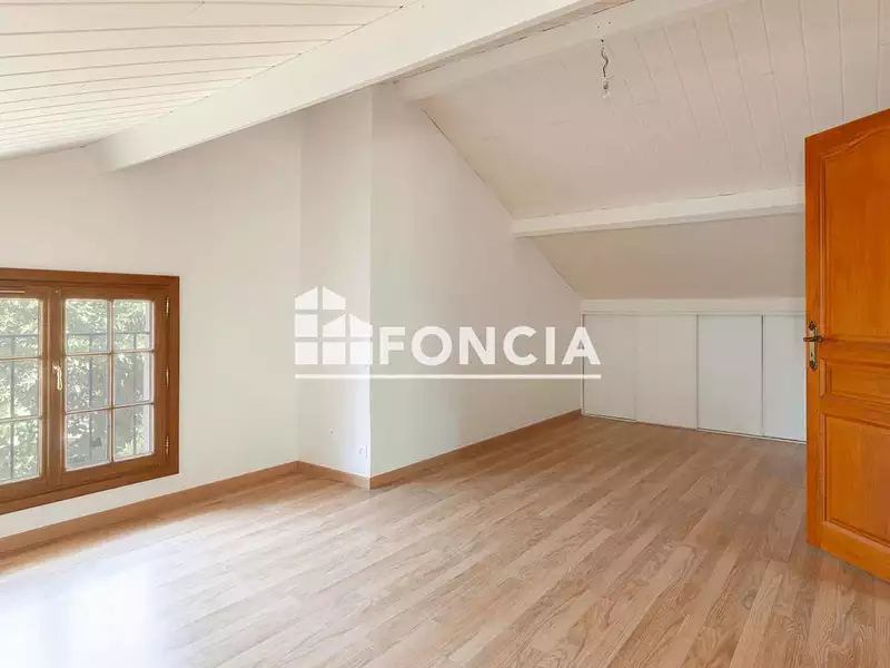 Maison, 165 m²