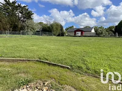 Terrain, 700 m²