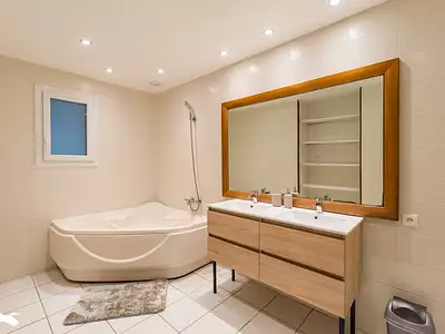 Maison, 215 m²