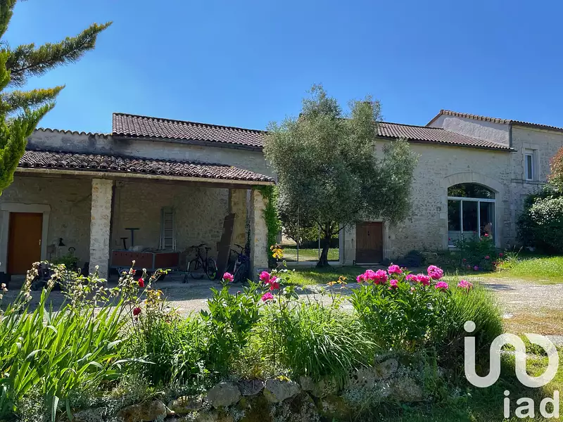 Maison, 235 m²