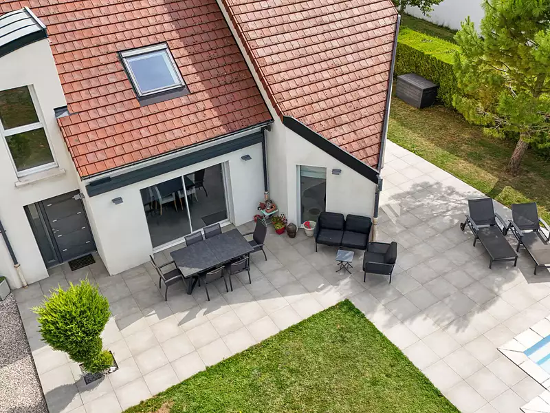 Maison, 166 m²