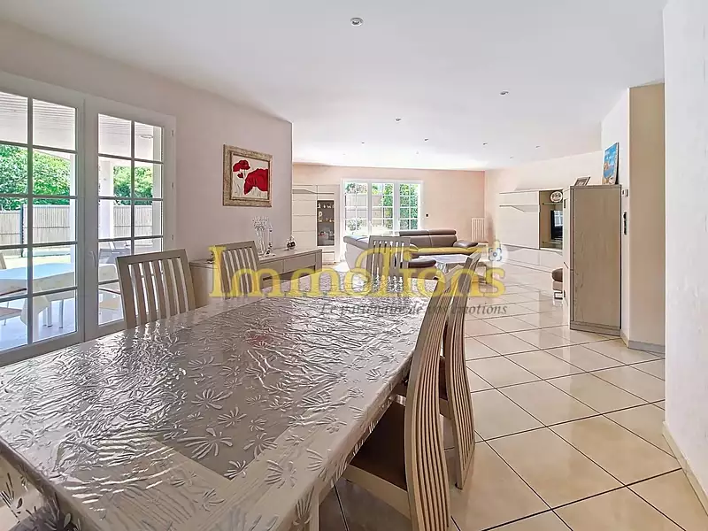 Maison, 160 m²