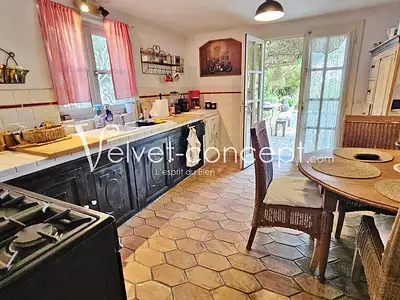 Maison, 201 m²