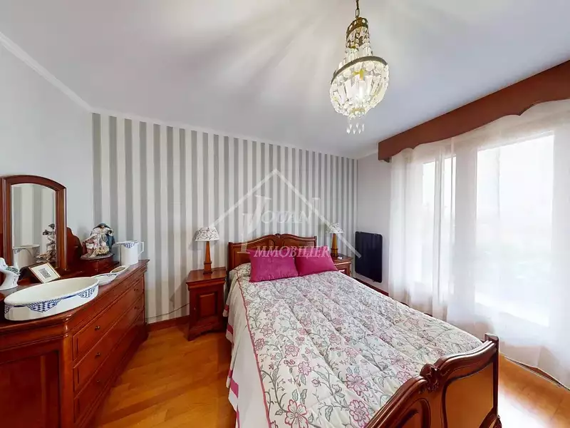 Maison, 176 m²