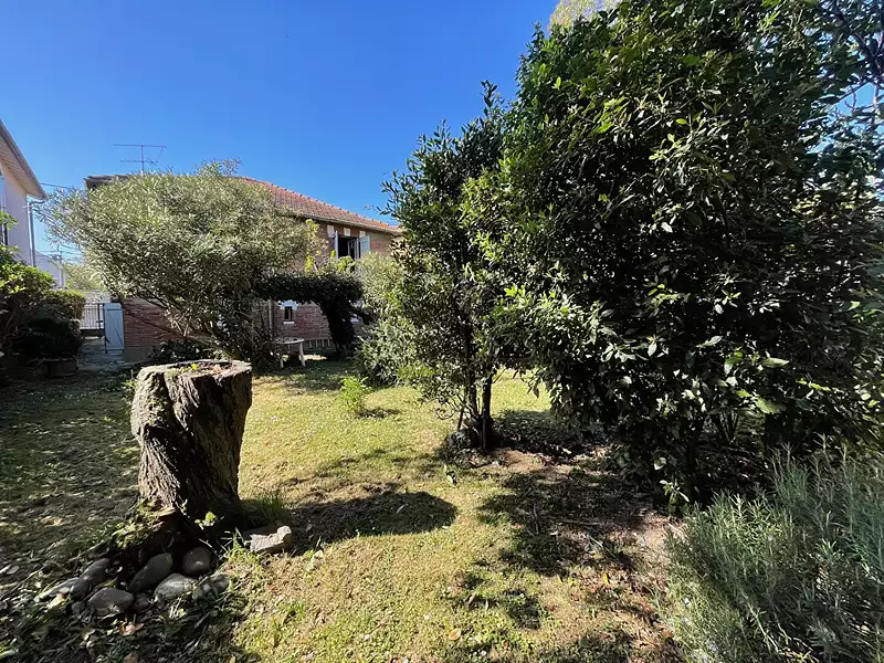 Terrain, 411 m²