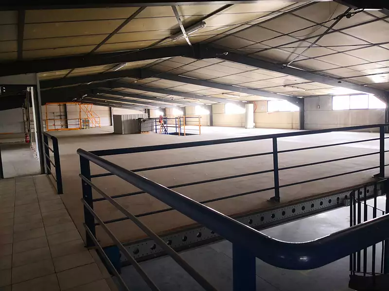 Divers, 1 900 m²