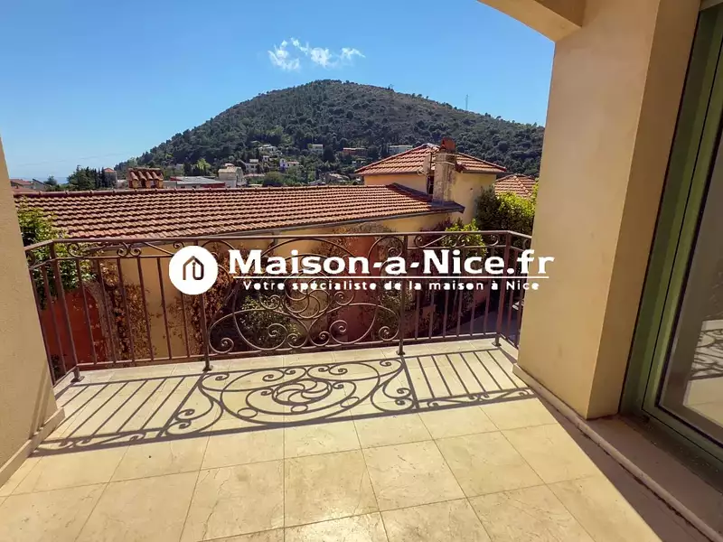 Maison, 333,07 m²