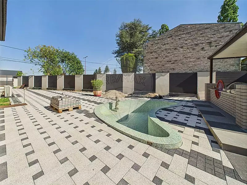 Maison, 255 m²